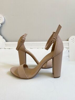 CHARLOTTE RUSSE NUDE BEIGE OPEN TOE ANKLE STRAP SANDAL SHOE NEUTRAL BLOCK HEEL